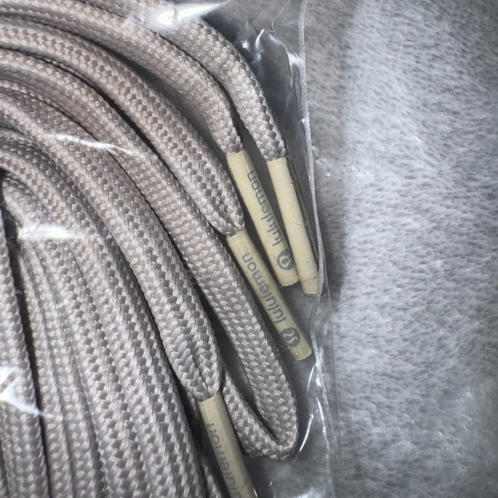 Lululemon Shoestrings NIP
